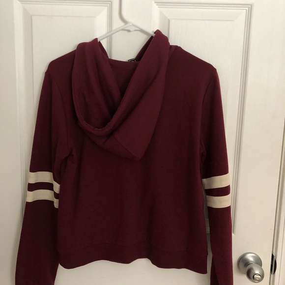 FOREVER 21 SWEATSHIRT - Picture 3 of 3